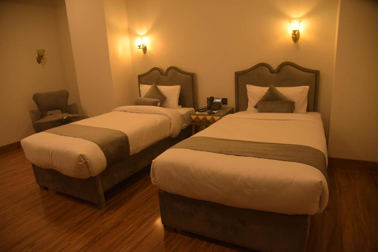 The Rich Hotel & Apartments Lahore Exterior photo