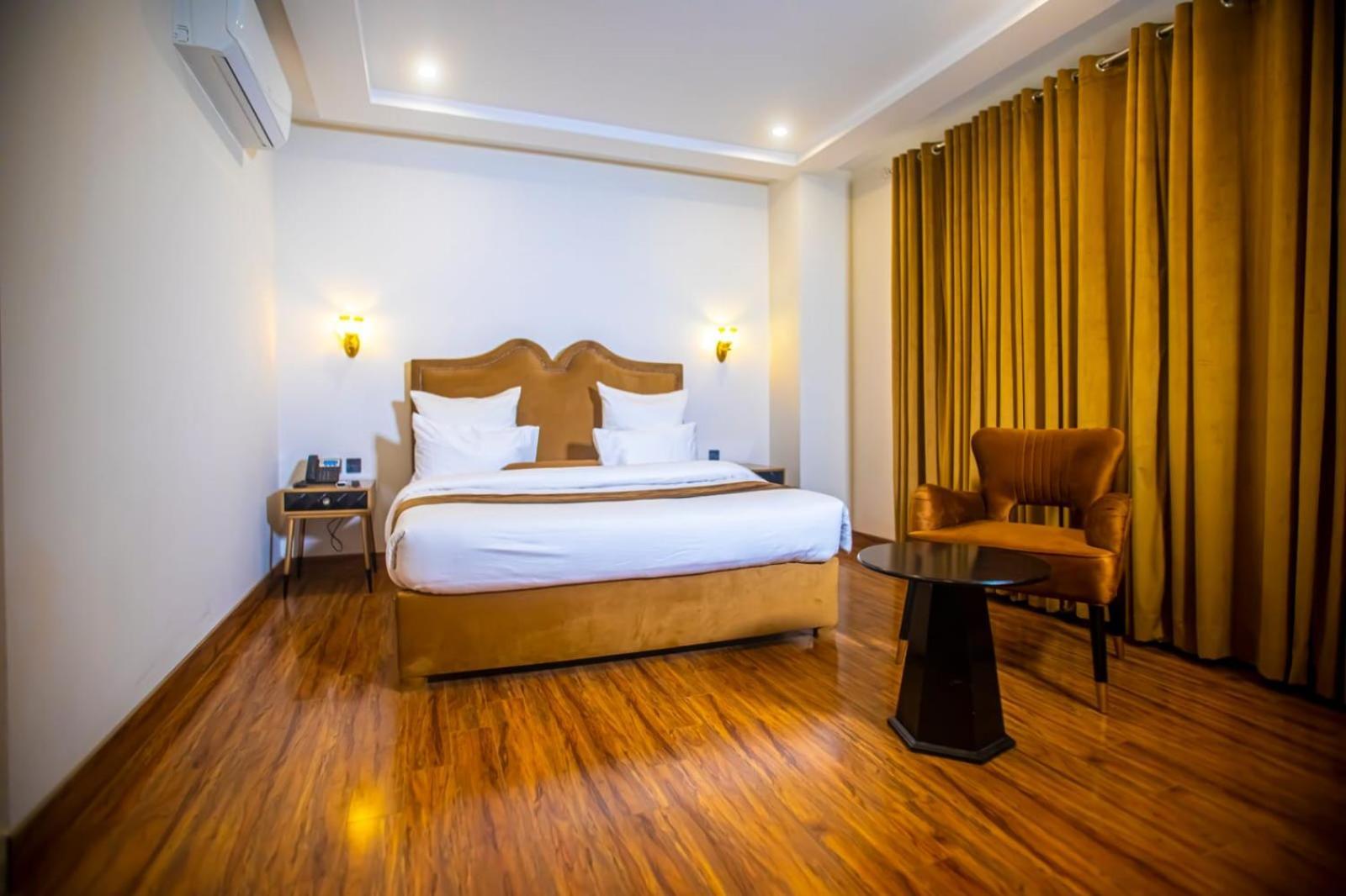 The Rich Hotel & Apartments Lahore Exterior photo